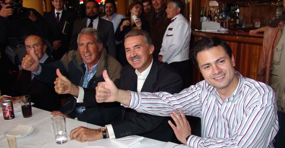 TOLUCA, EDOMEX 24FEBRERO2004.-Ex gobernadores, Roberto  Madrazo presidente nacional del PRI  y Arturo Montiel gobernador mexiquense le brindaron su apoyo a Enrique Peña Nieto, abanderado priísta al gobierno estatal.FOTO: Noé Marure/CUARTOSCURO.COM