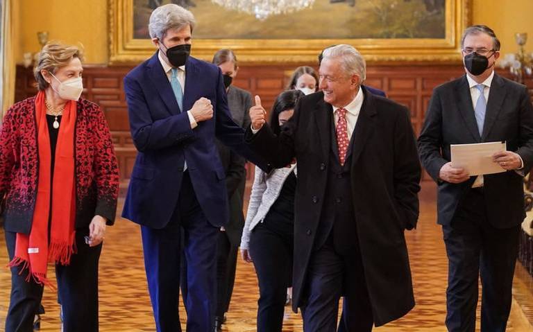 AMLO y John Kerry