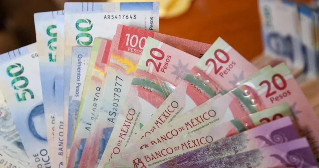 dinero-efectivo-pesos-mexicanos-billetes